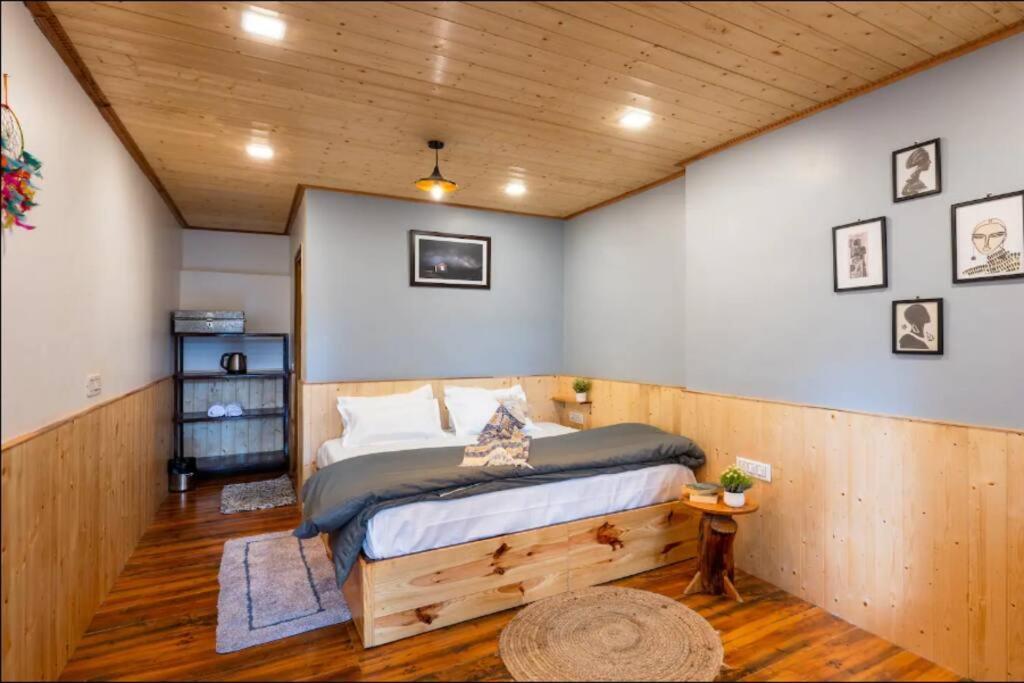 The Hill Story, Entire Chalet, Offbeat,Cozy Массури Экстерьер фото