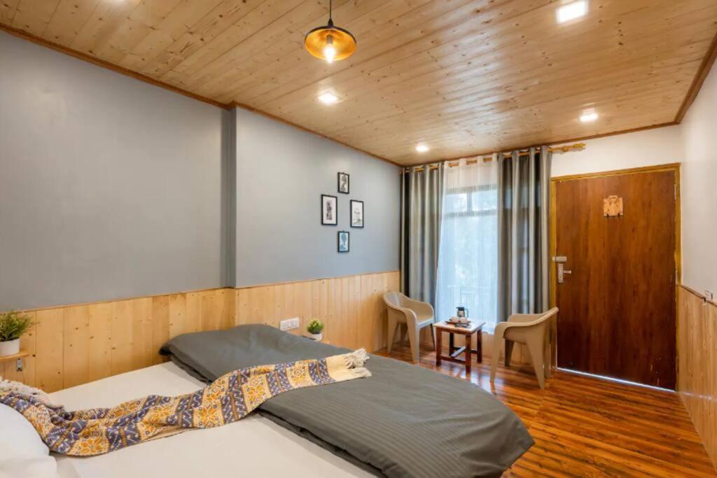 The Hill Story, Entire Chalet, Offbeat,Cozy Массури Экстерьер фото