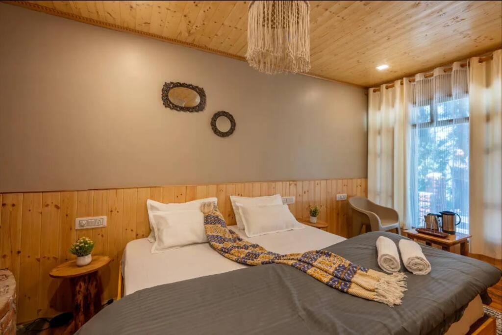 The Hill Story, Entire Chalet, Offbeat,Cozy Массури Экстерьер фото