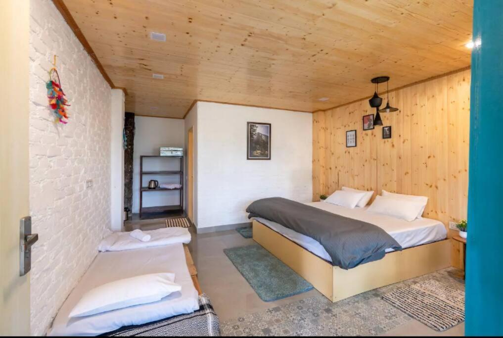 The Hill Story, Entire Chalet, Offbeat,Cozy Массури Экстерьер фото