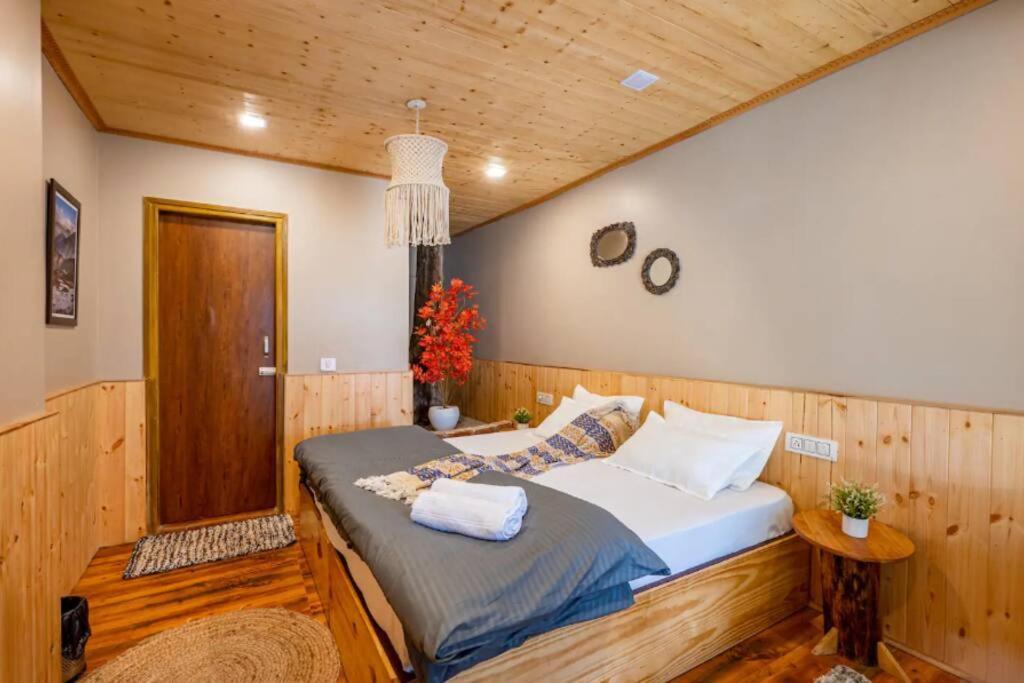 The Hill Story, Entire Chalet, Offbeat,Cozy Массури Экстерьер фото
