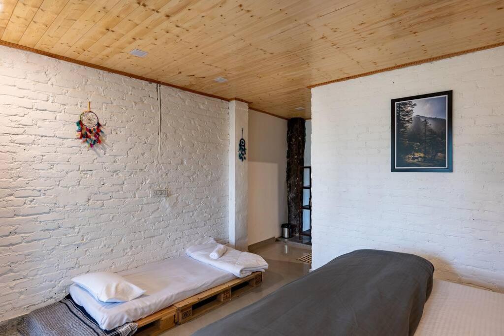 The Hill Story, Entire Chalet, Offbeat,Cozy Массури Экстерьер фото